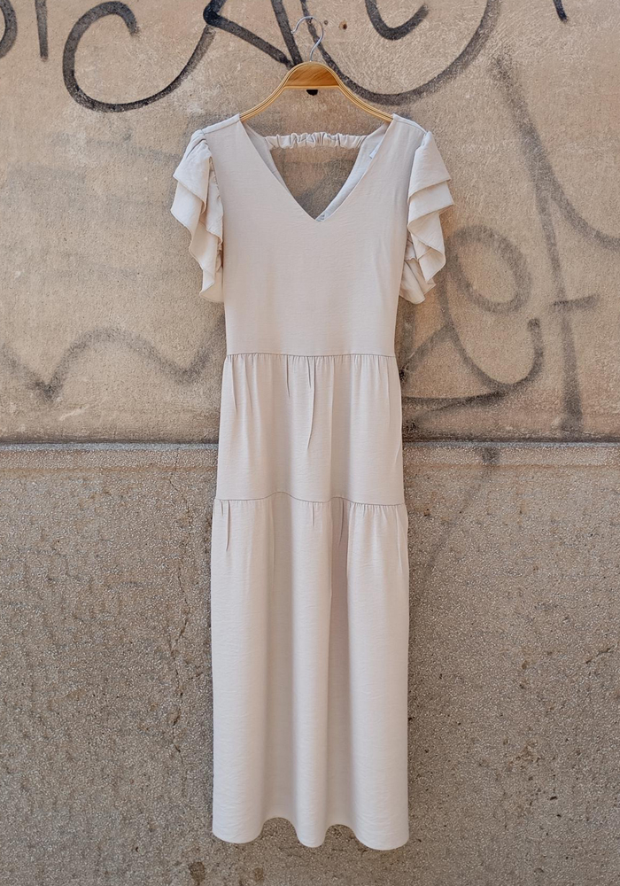 Μπεζ maxi φόρεμα με βολάν και κουμπιά στην πλάτη