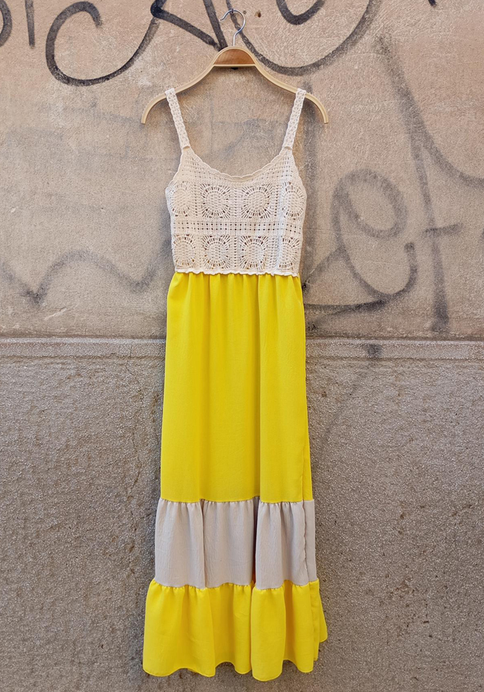 Maxi καλοκαιρινό φόρεμα με crochet τιράντες και πολύχρωμη κίτρινη φούστα